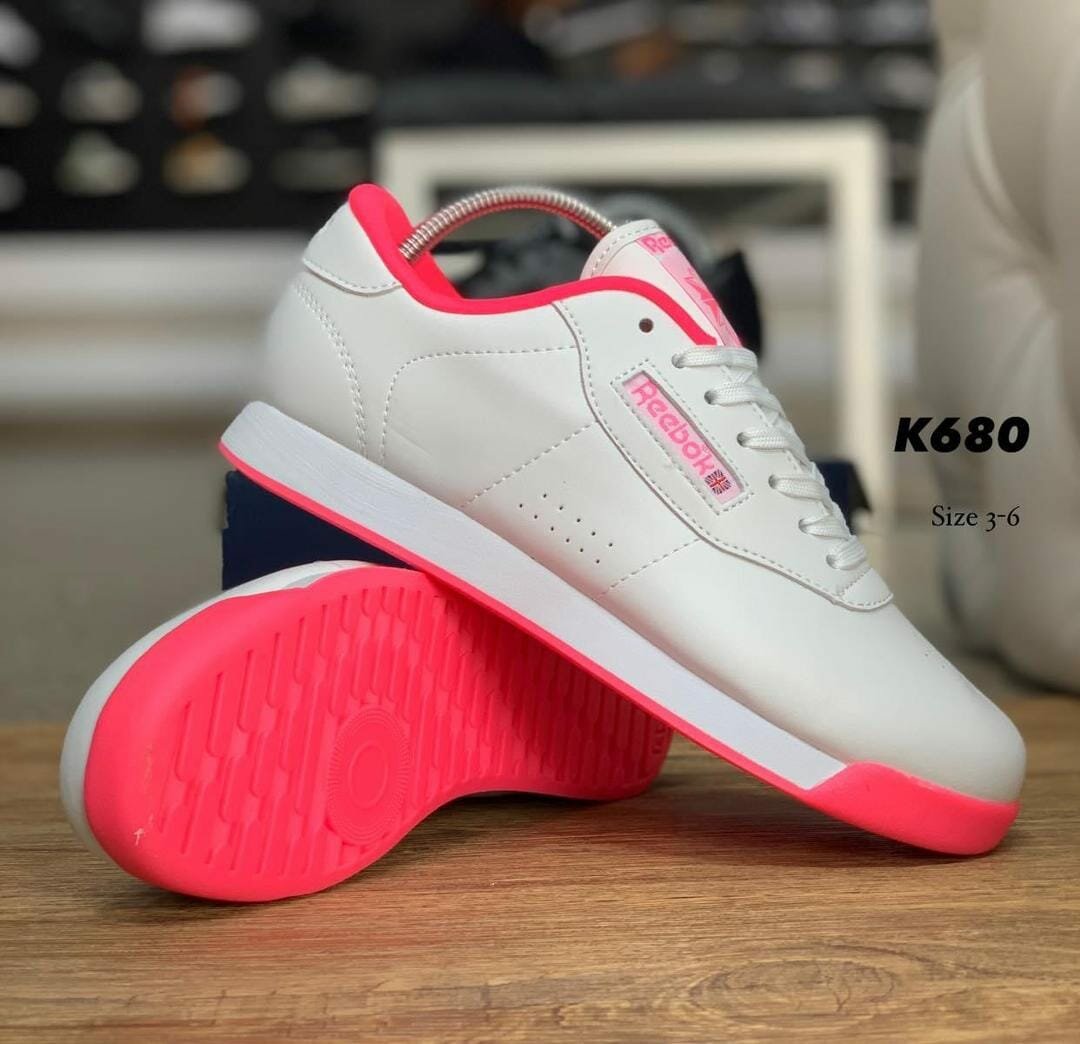 High quality and comfortable sneakers Reebok