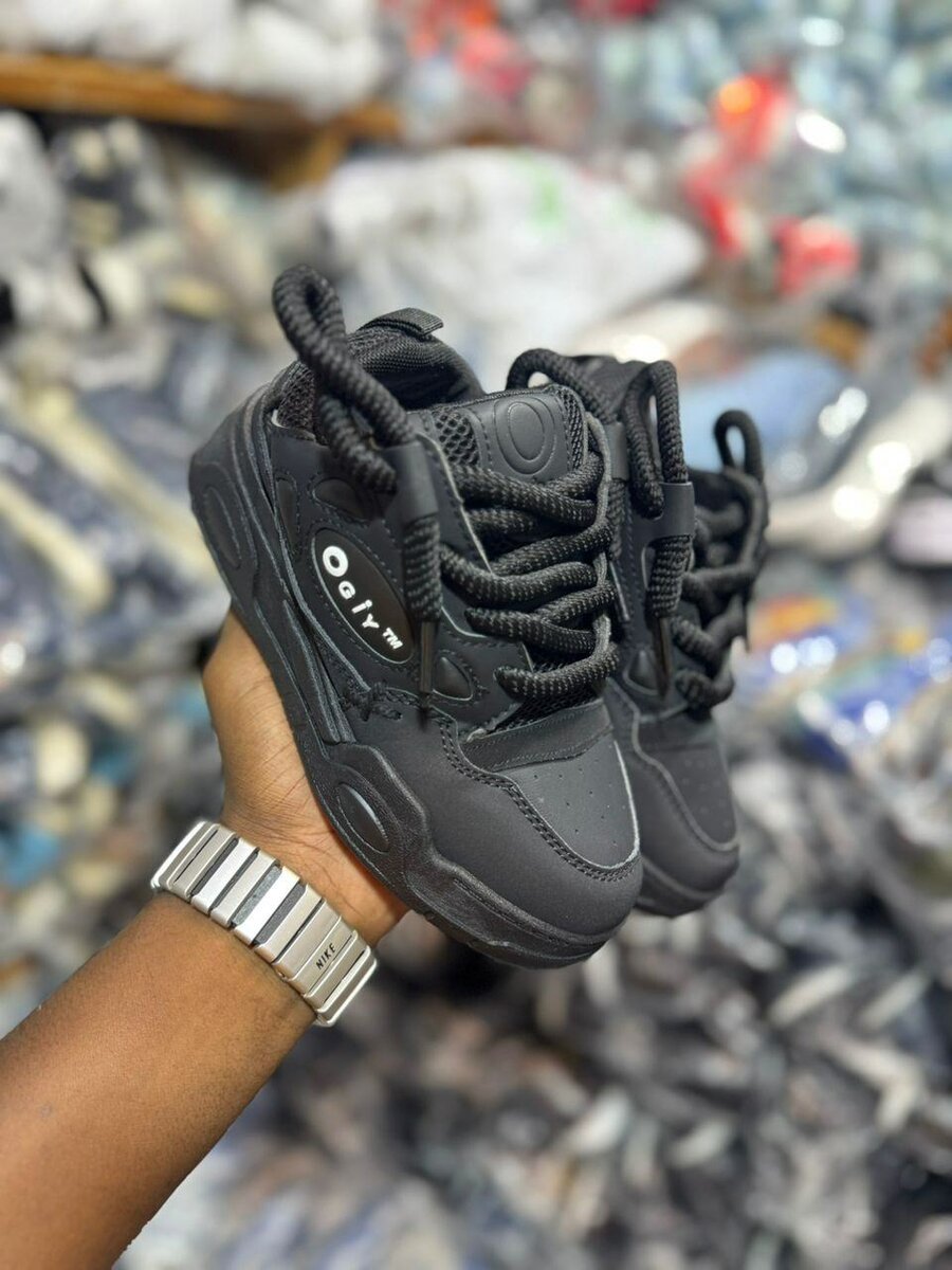 Baskets noir OGYI enfants