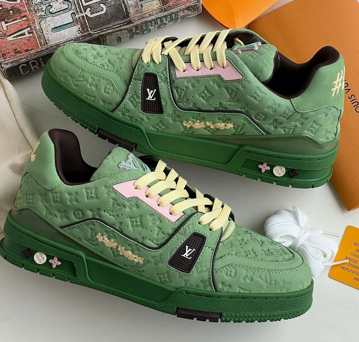 LOUIS VUITTON CLASSIC