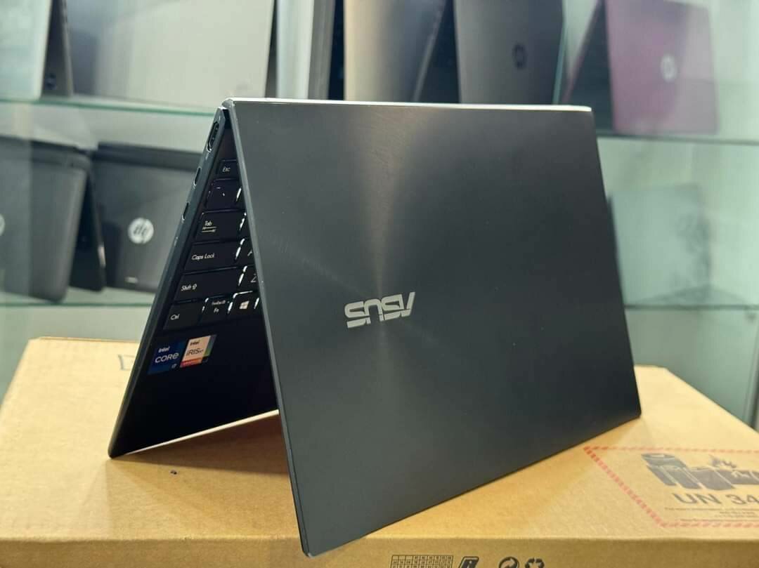 ASUS ZenBook UX425EA