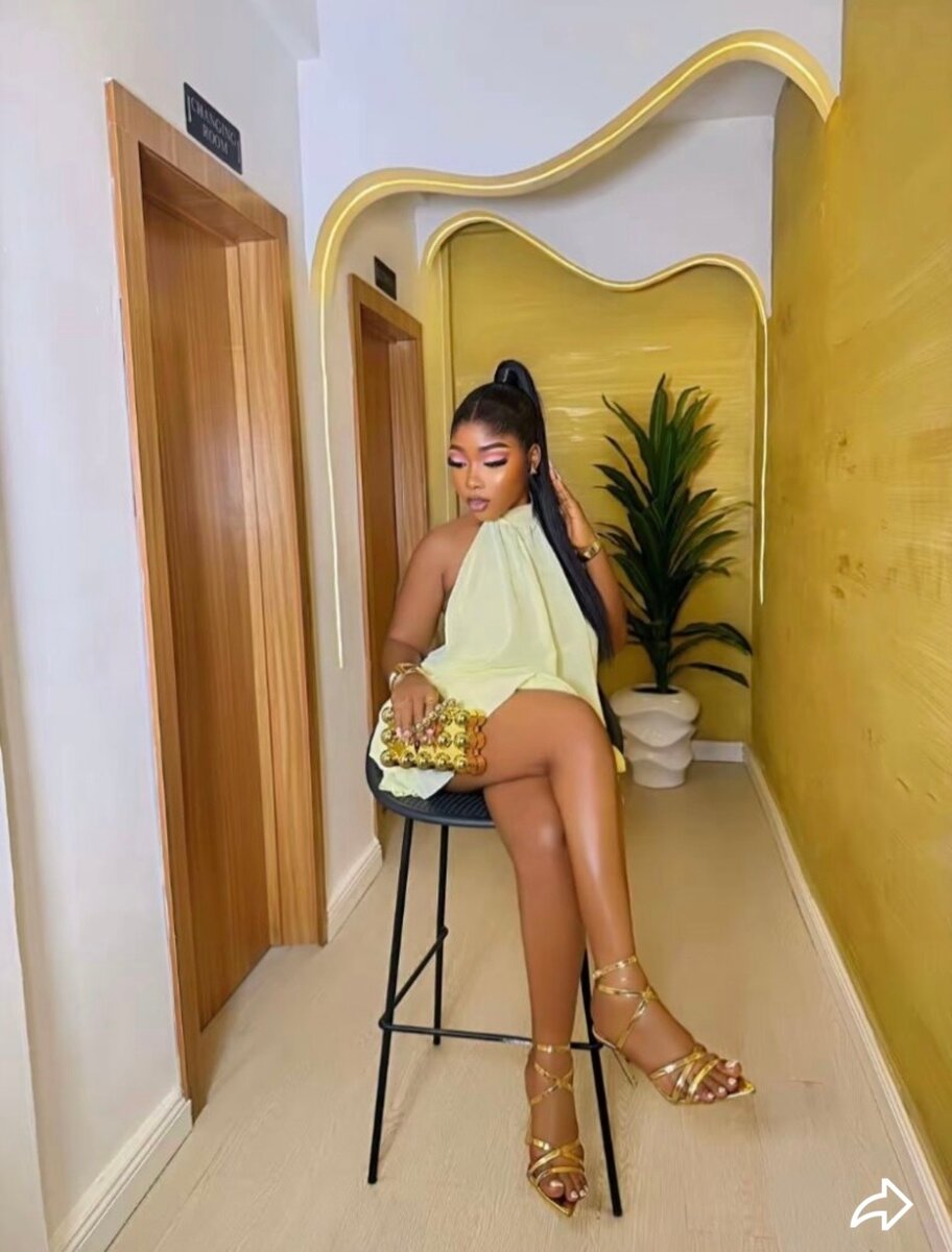 Robe d'été jaune élégante