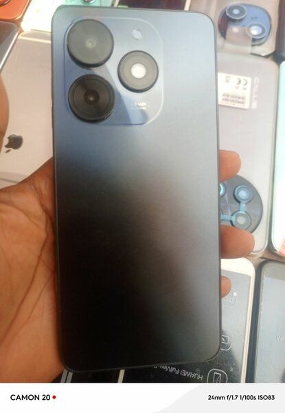 Pop8 tecno 64gb 4gb ram