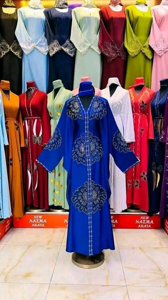 Abaya élégante bleue brodée