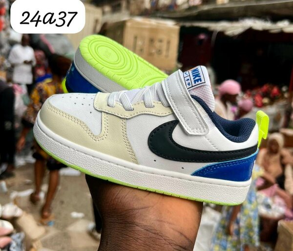 Baskets enfant style sport