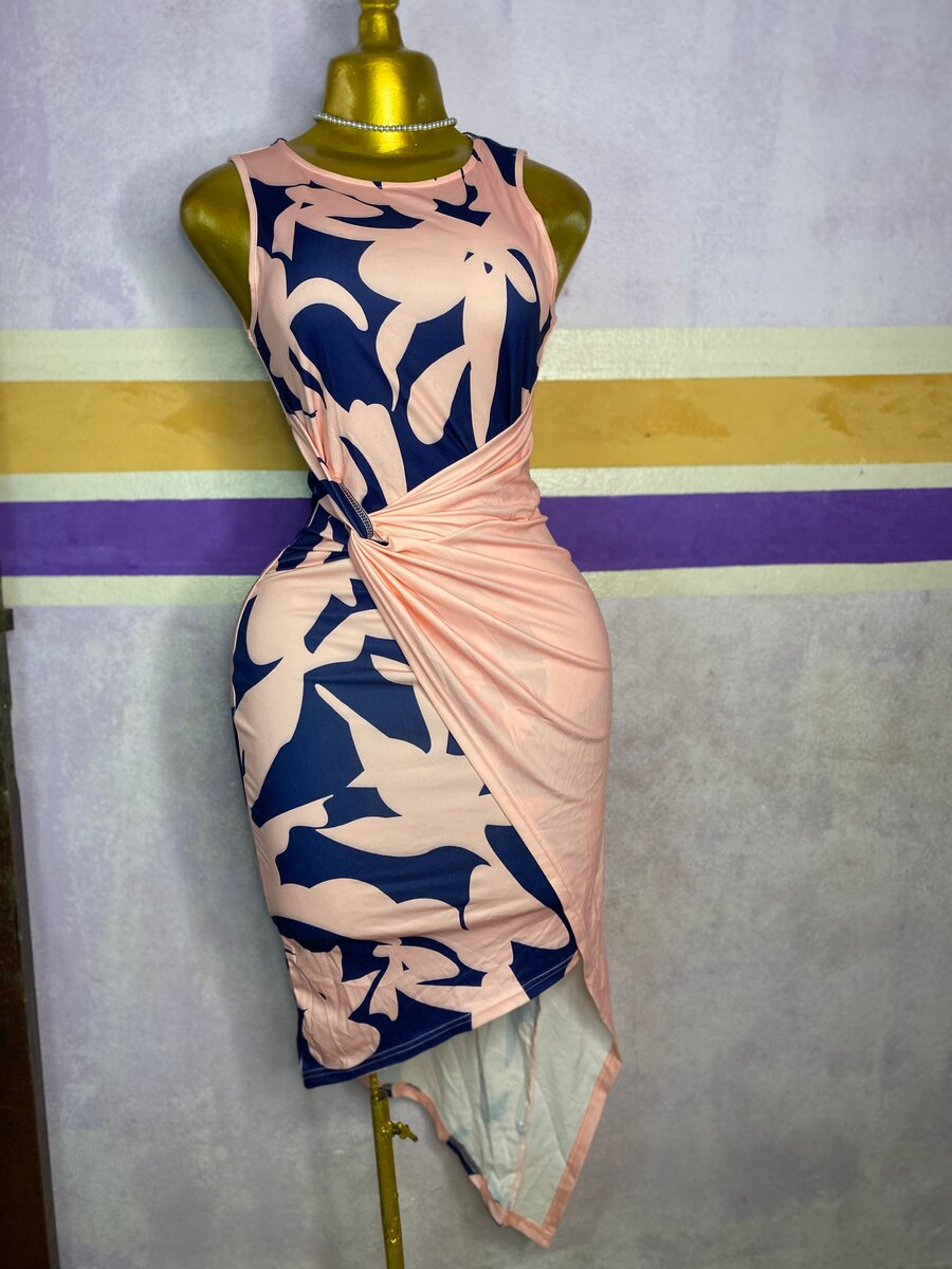 Robe mi-longue ajustée élégante