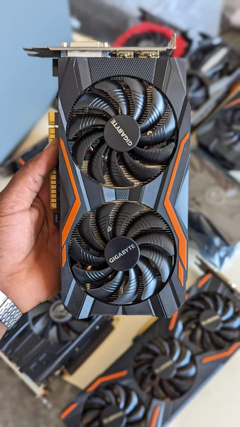 GTX 1050Ti Gigabyte 6 Pin double fans