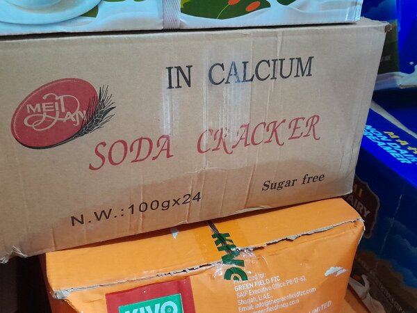 Rich in calcium soda cracker small size