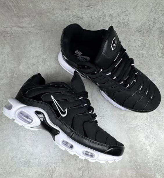 Шикарные кроссовки