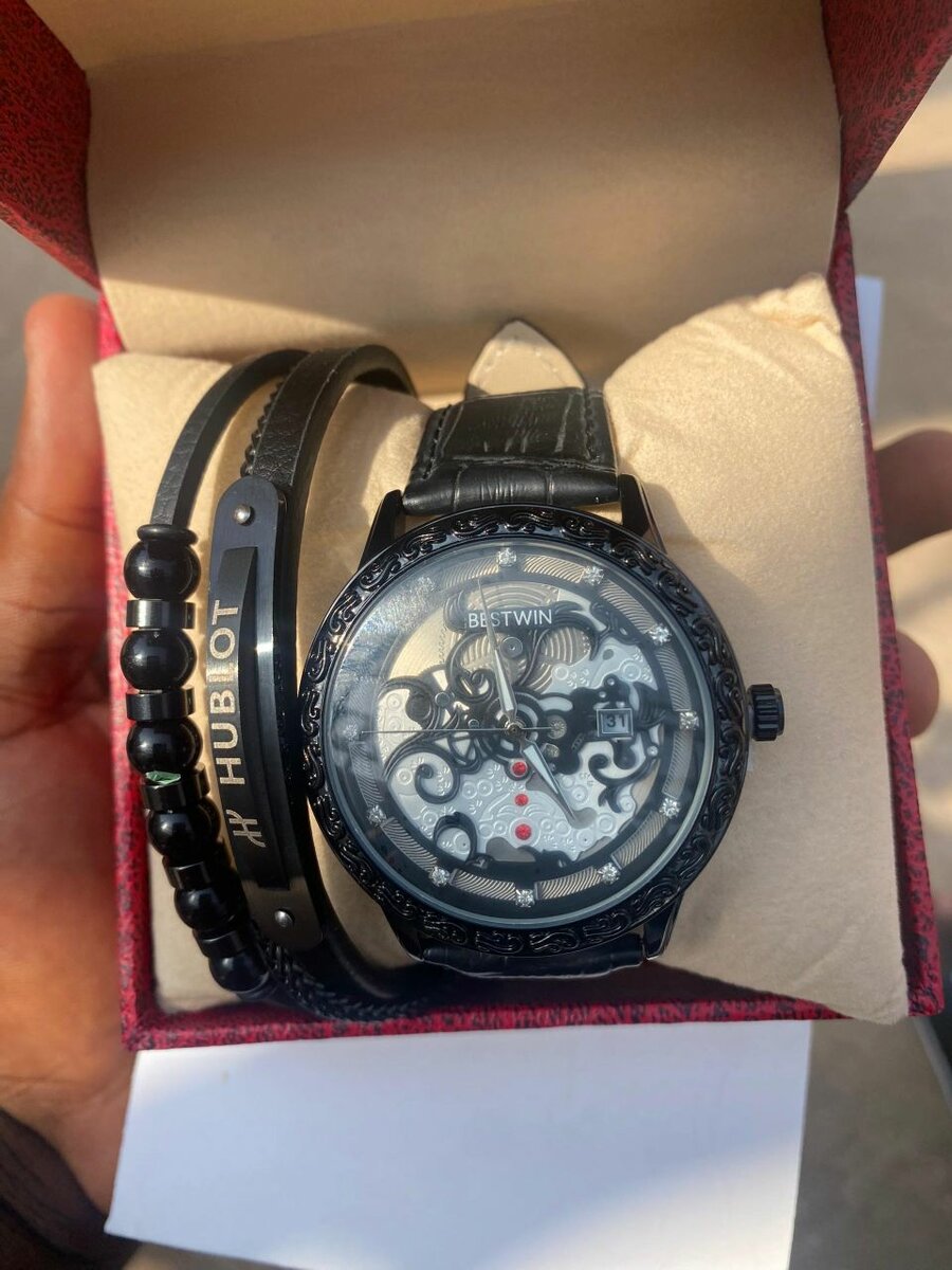 Leather watch with bracelet set