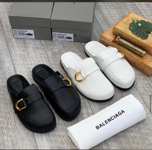 Mules en cuir Balenciaga