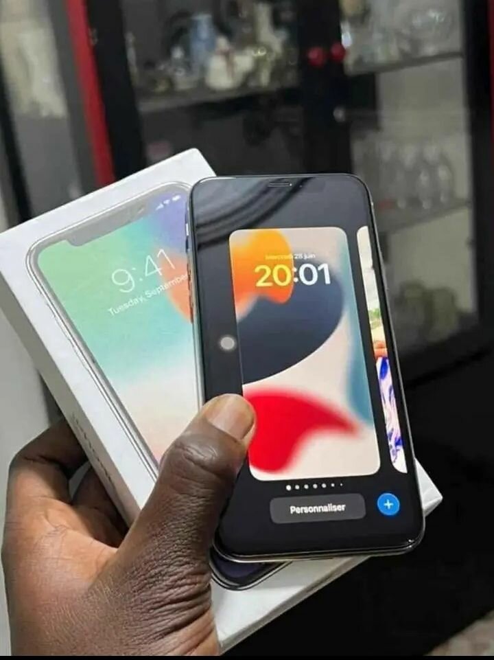 iPhone X 64GB Argent Débloqué