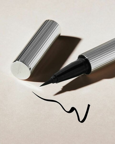 Eye liner
