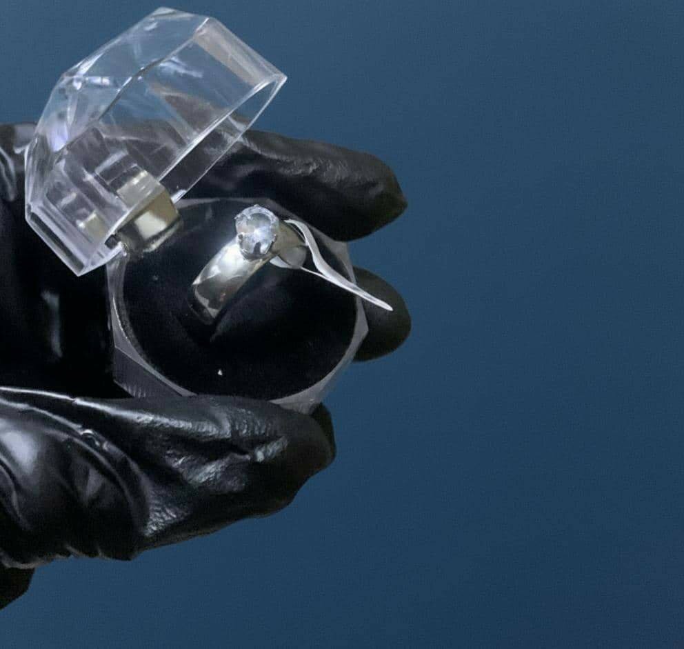 Bague en argent avec cristal