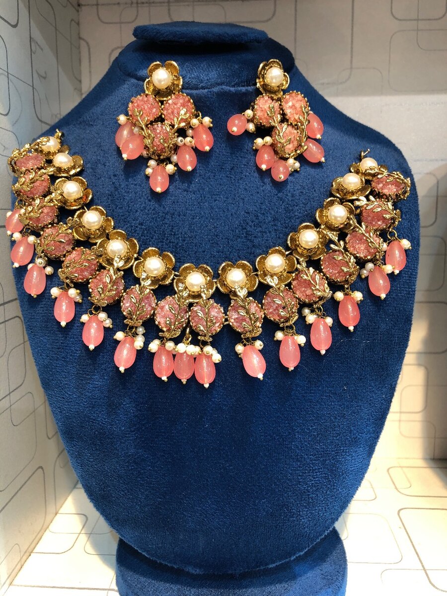 Neckless And earings