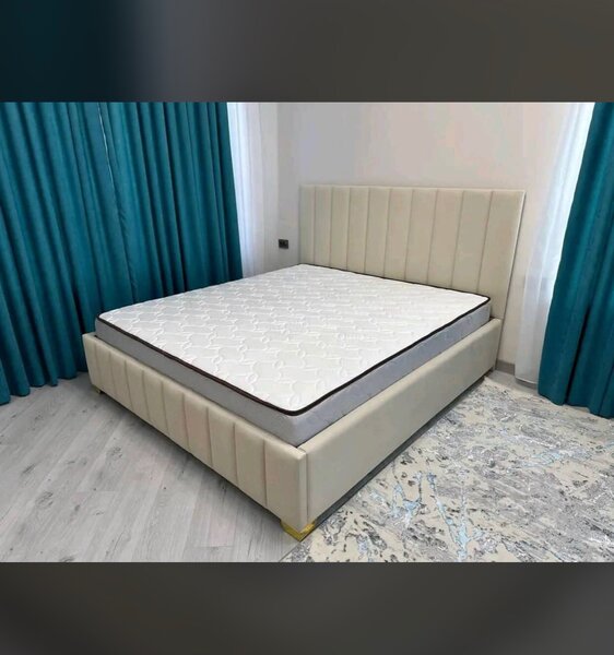 Queen size bed mattress