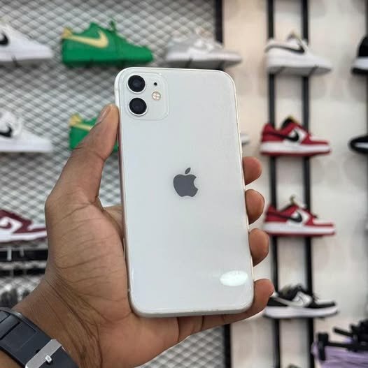  Apple iPhone 11 64GB White