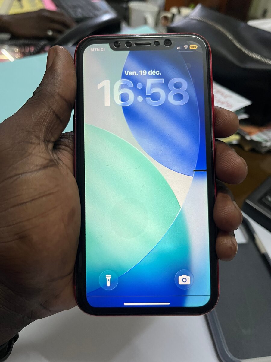 iPhone rouge performant