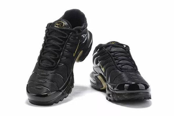 BASKET NIKE TN