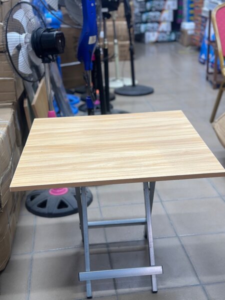 Table pliante en bois