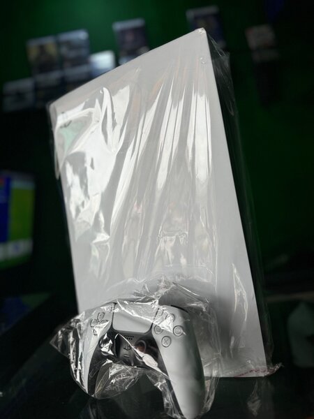 PS5 DIGITAL  10JEUX INSTALLÉS