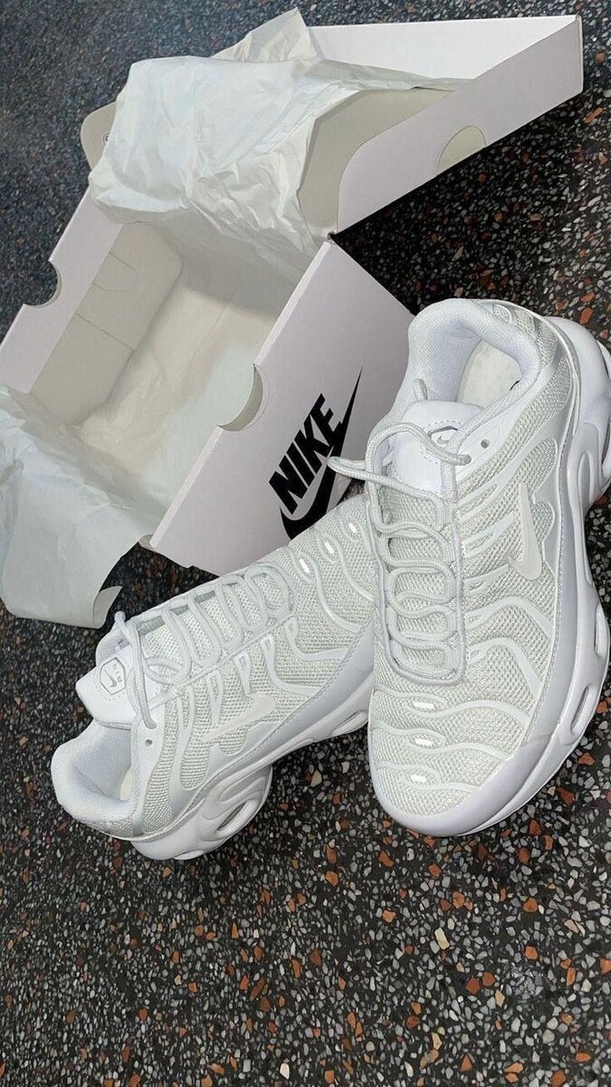 Chaussures de sport blanches Nike