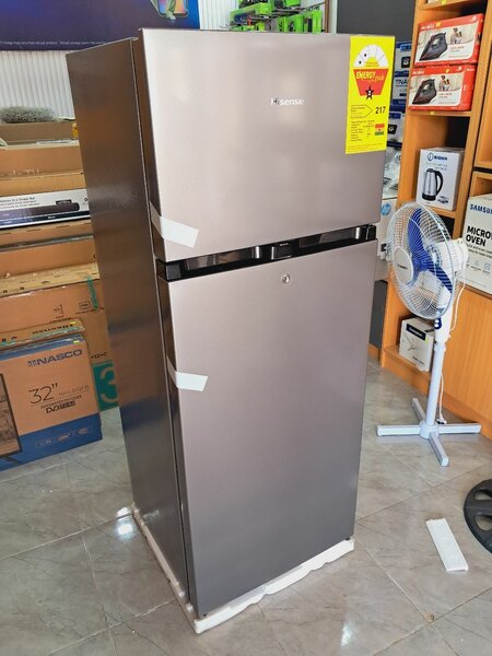 Brand new Hisense 205 litres refrigerator top freezer