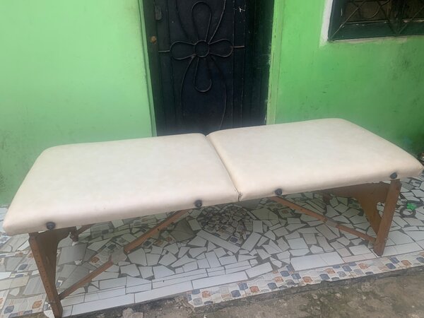 Table de massage et lit pour consultation médicale