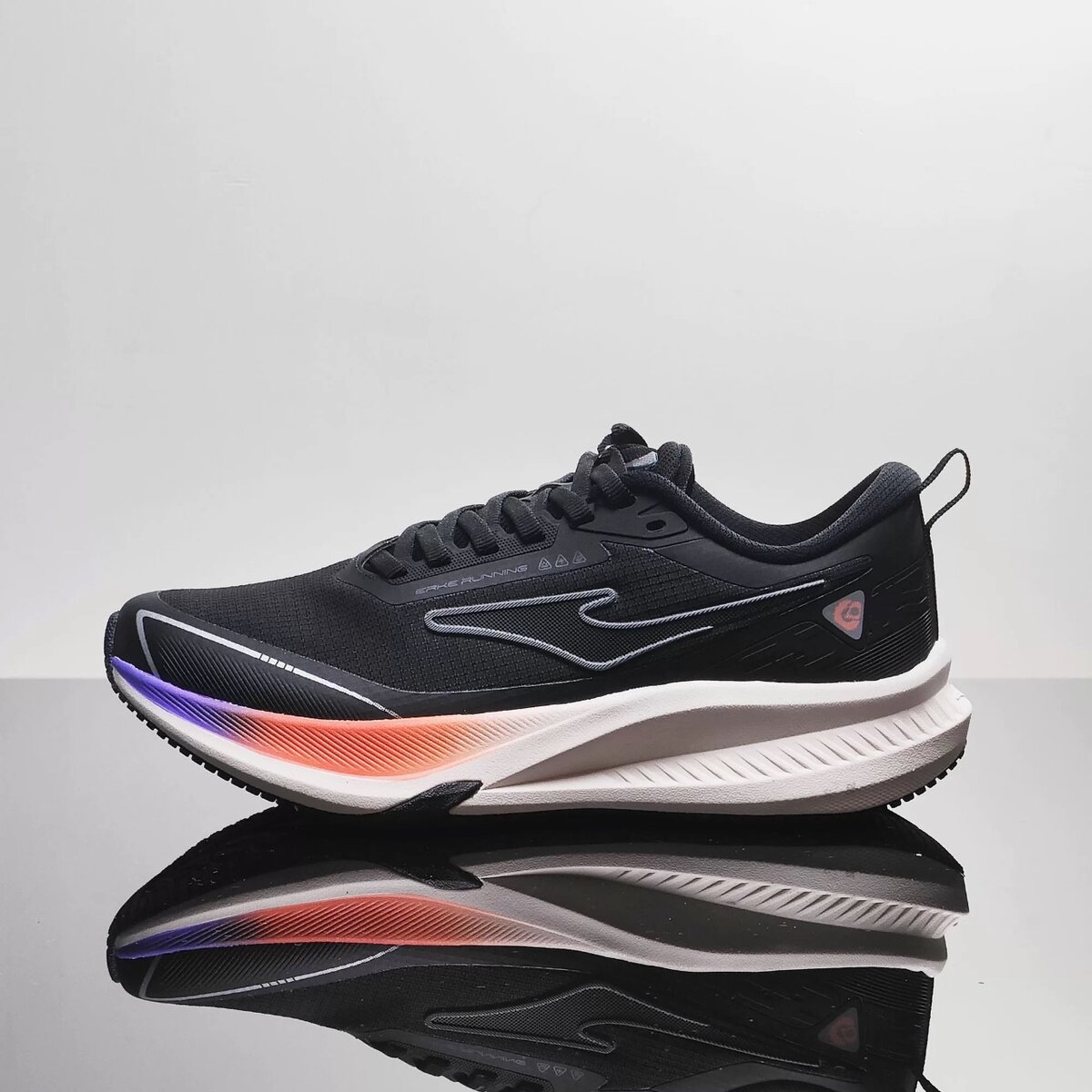 Кроссовки ERKE