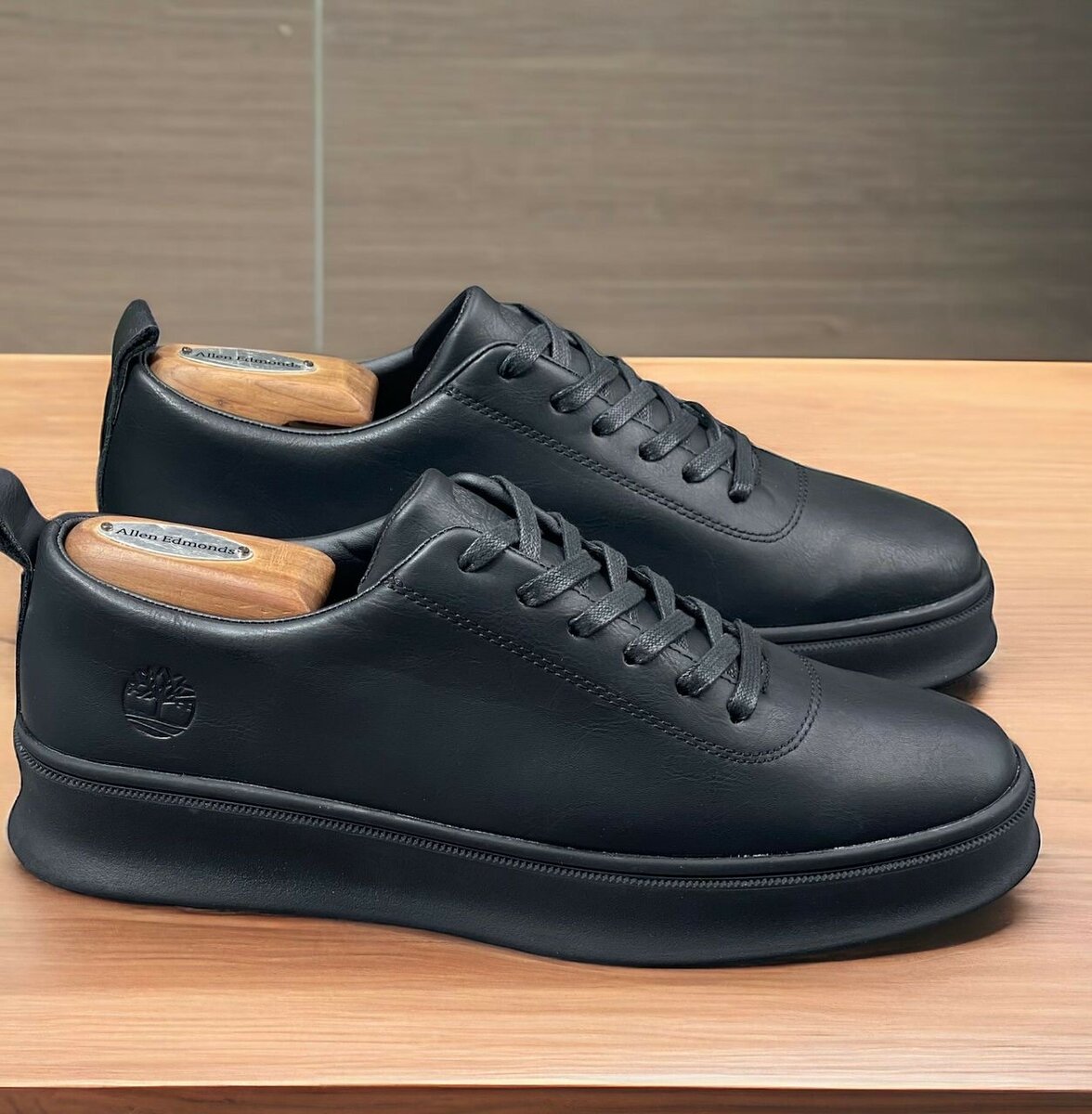 TIMBERLAND ALL BLACK