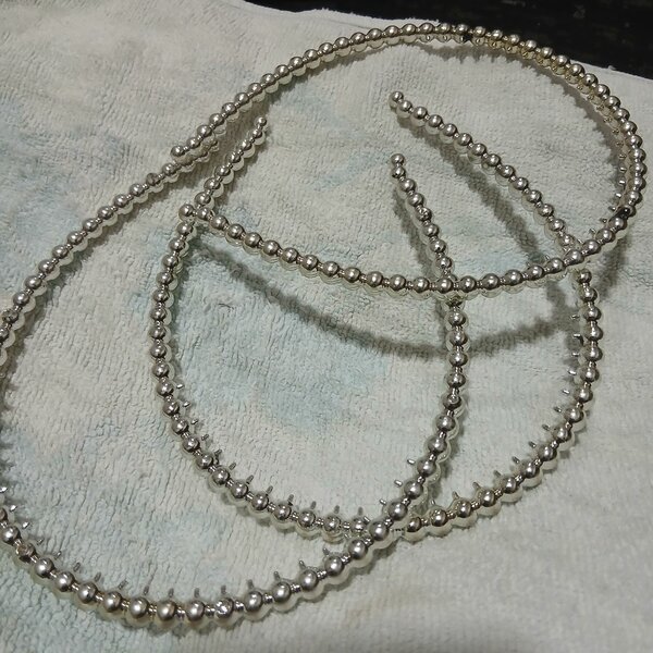 Serre-tête perlé élégant