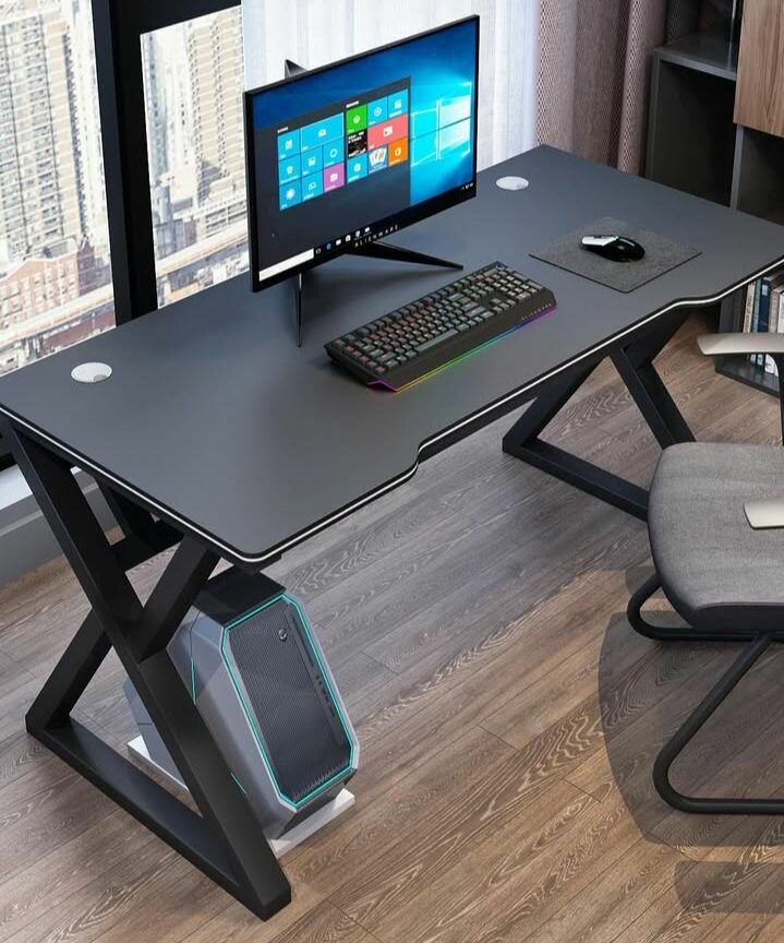 1.4m gaming desk