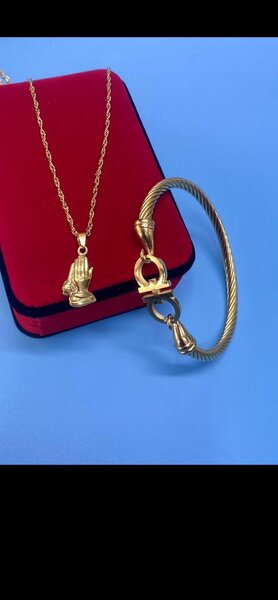 Collier et Bracelet Dorés Élégants