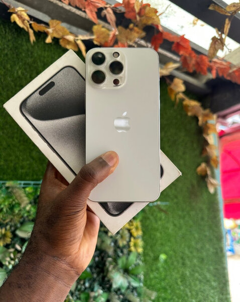 iPhone 15 Pro Max 256GB Blanc