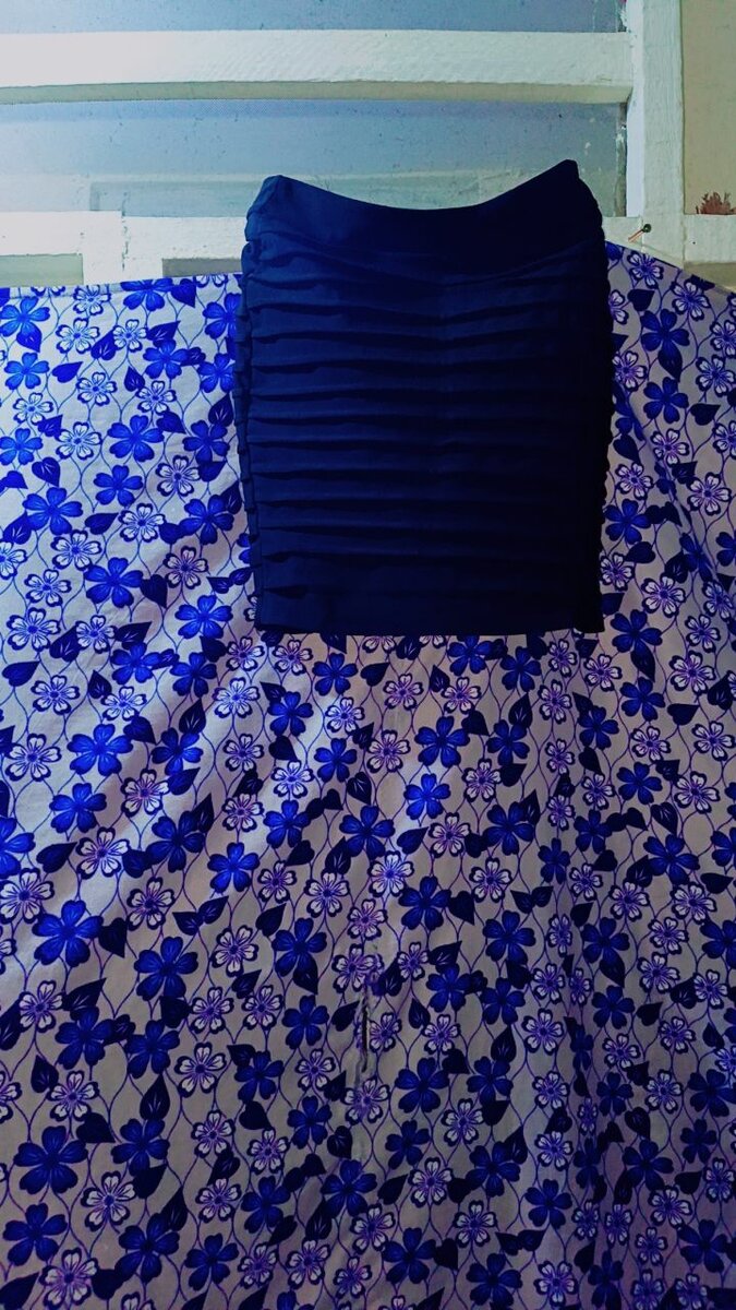 Jupe plissée noire élégante