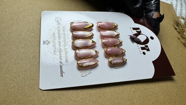 Ongles Pressés Rose Doré