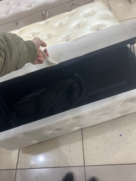 Белый пуфик