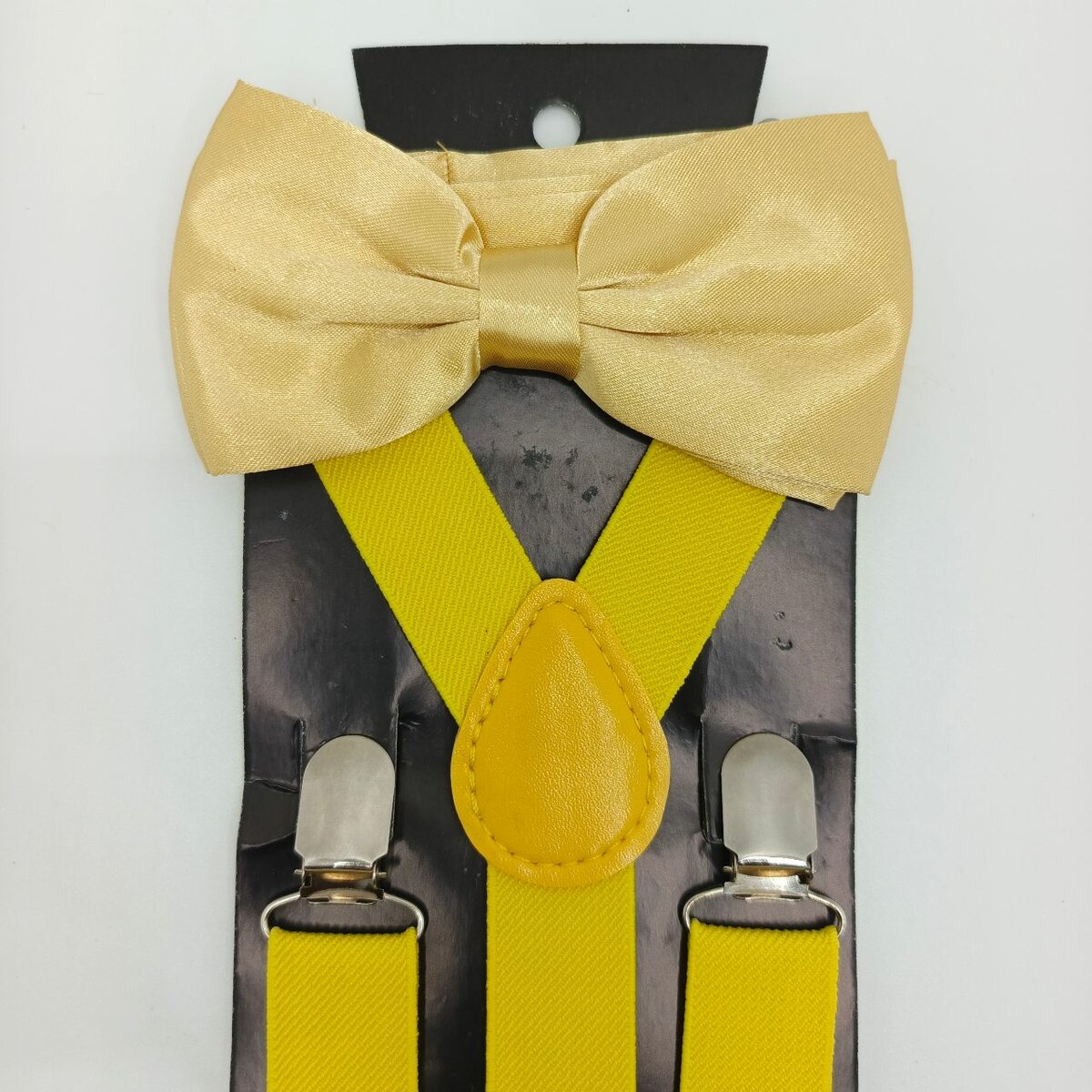 Set nœud papillon et bretelles jaunes