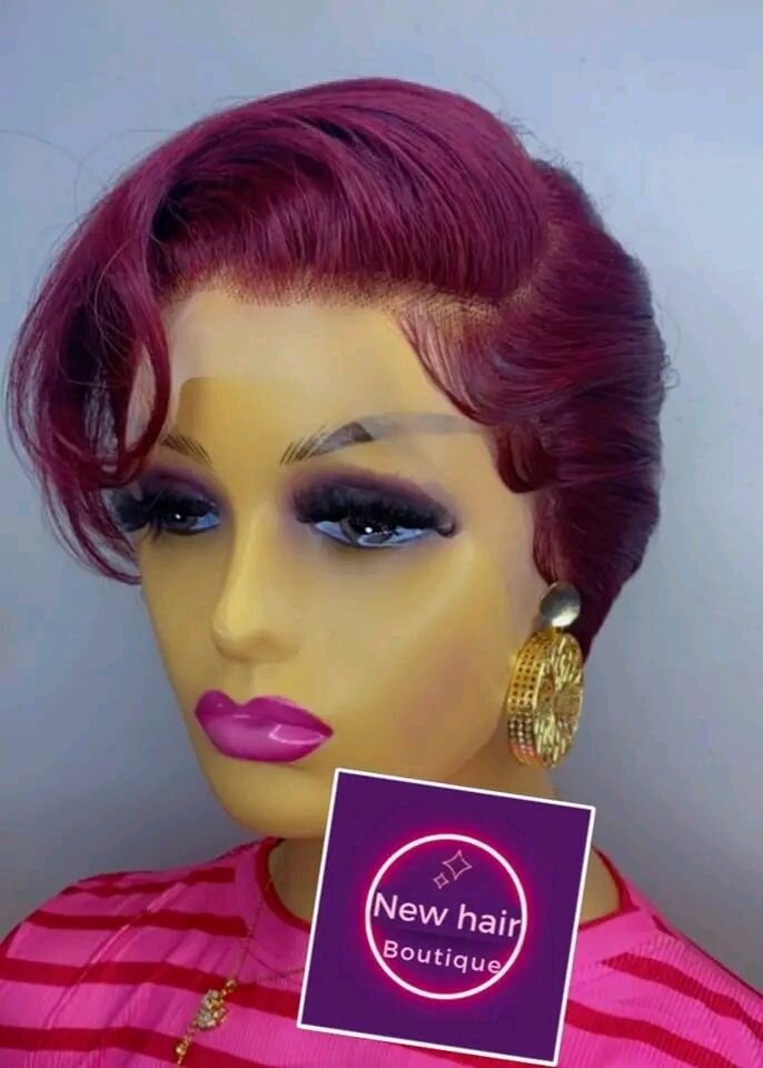 Perruque bordeaux ondulée