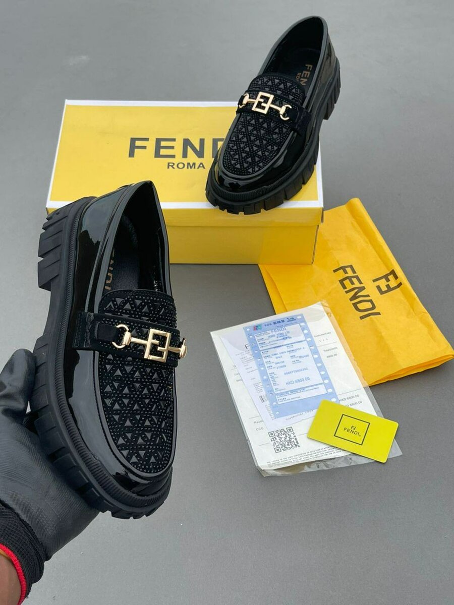 Mocassins noirs élégants Fendi