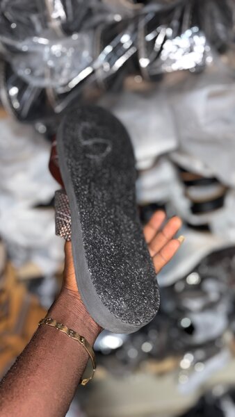 Sandales en cuir style croisé