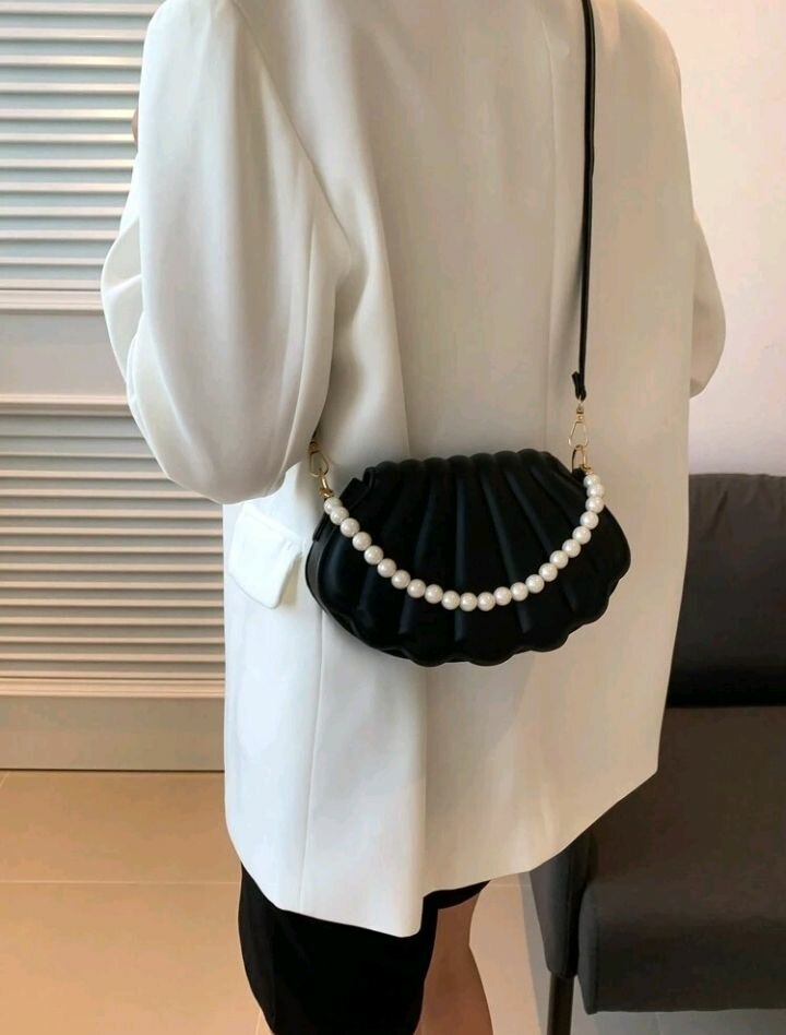 SHEIN Shell Shaped Faux Pearl Decorated Women Bag