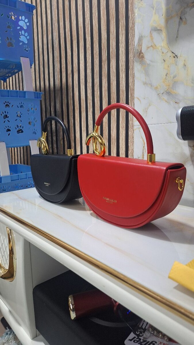 Sac à main élégant demi-lune