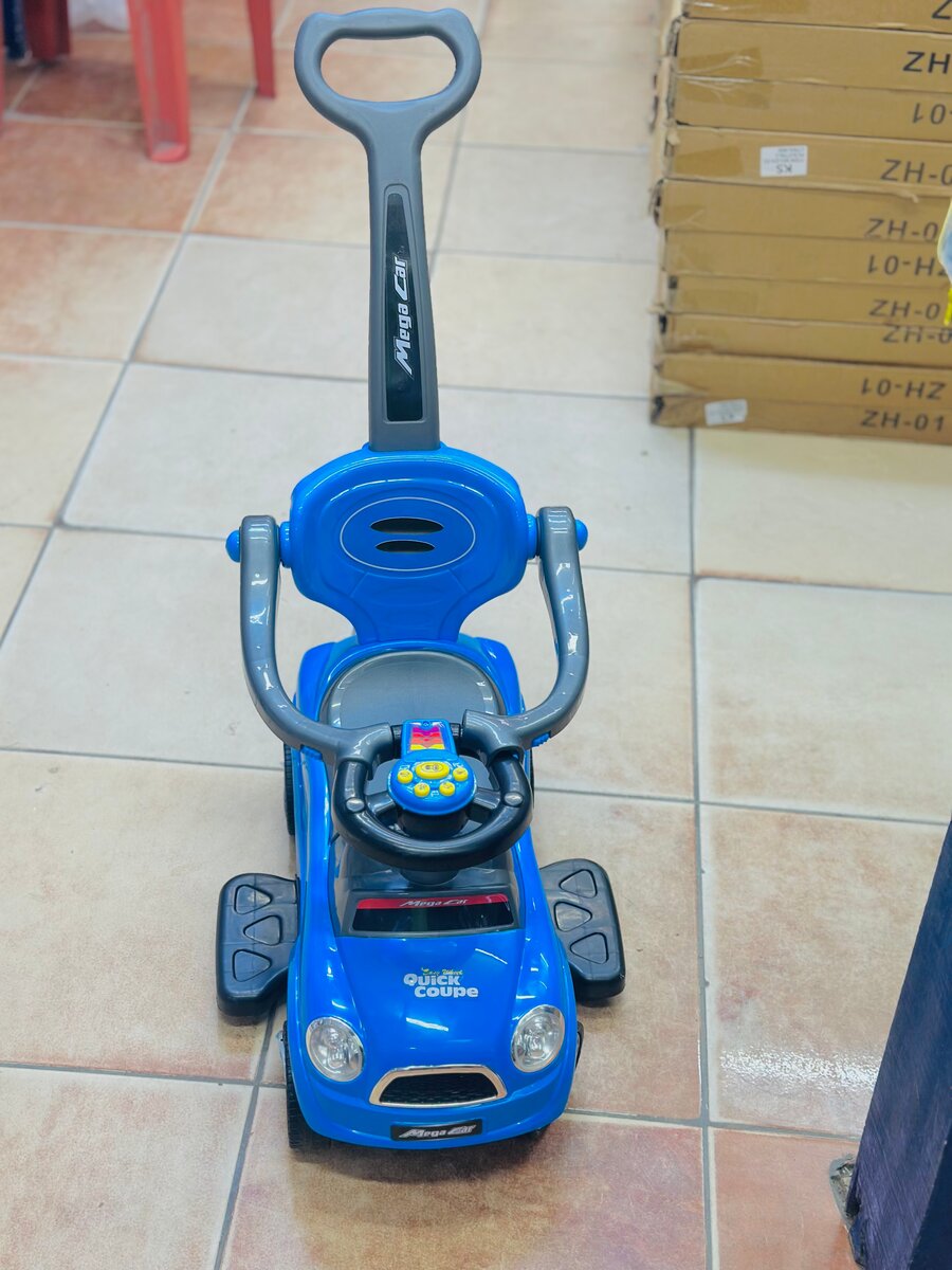 Voiture à pousser bébé