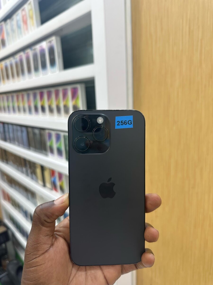 14 pro max 256giga batterie 76