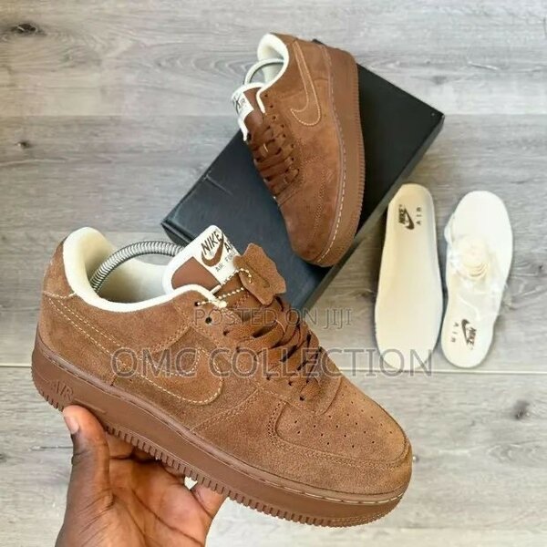 NIKE AIRFORCE 1
