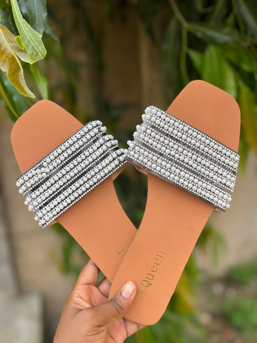 Mules à strass élégantes