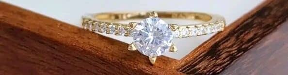 Bague en or avec diamant