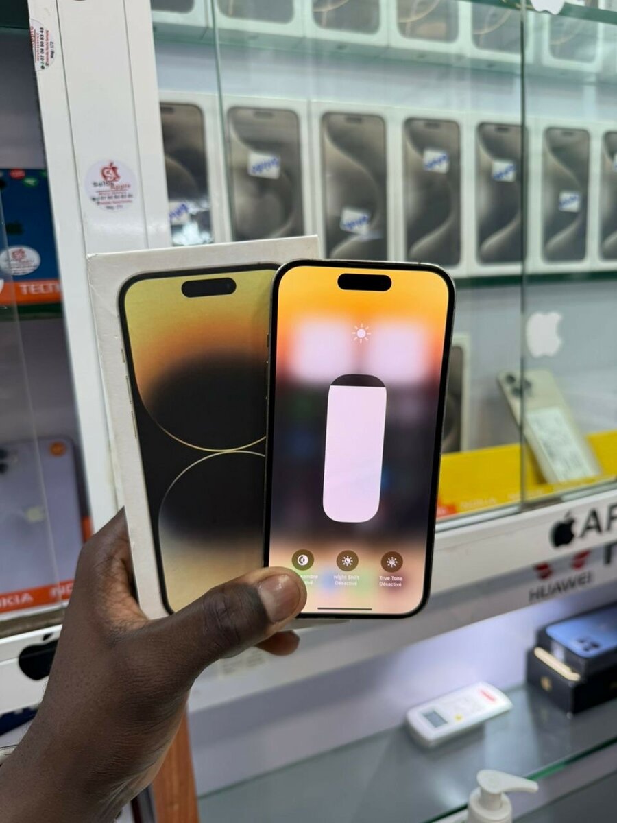 iPhone 14pro 128giga casineuf tout dorigine