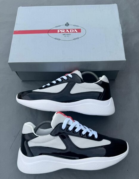 Baskets Prada Noir et Blanc