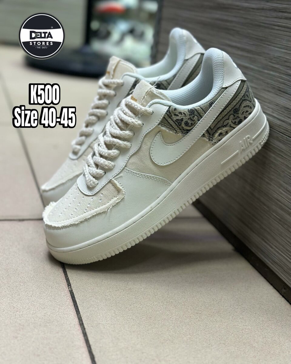 Stylish and comfortable men's sneakers Nike